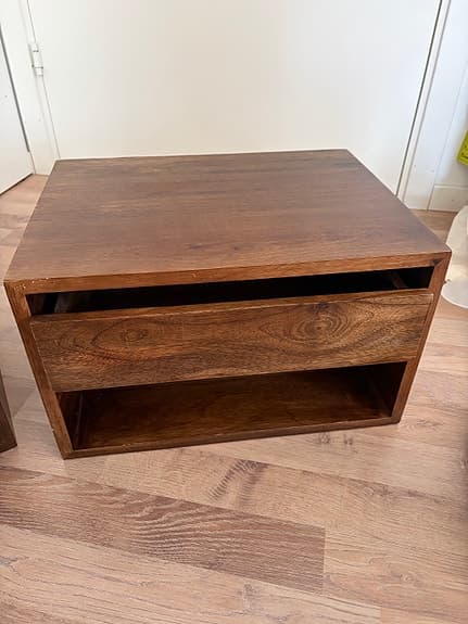 Sängbord i brun ek - Home Room