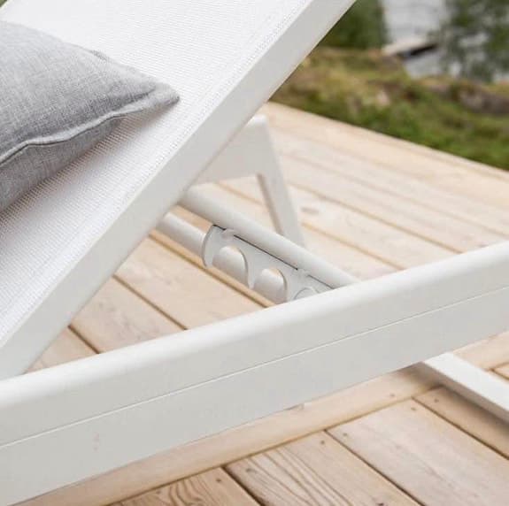 Vit solstol solsäng med ställbar rygg