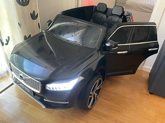 Volvo X90 elbil barn