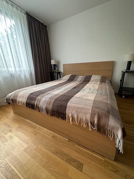IKEA MALM sängstomme 160x200 cm med förvaring – fint skick!