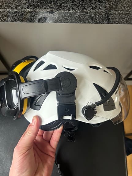 Kask skyddshjälm vit med visir och hörselskydd