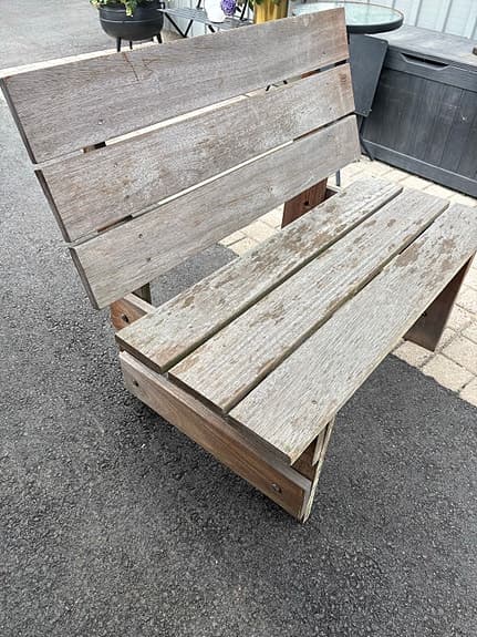 Träbänk utomhus ute bänk soffa