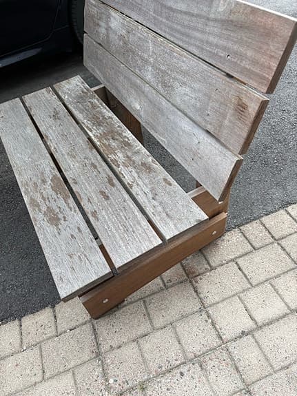 Träbänk utomhus ute bänk soffa