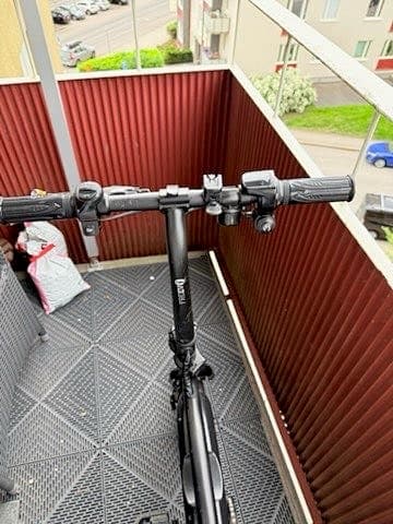 Freev hopfällbar elcykel svart