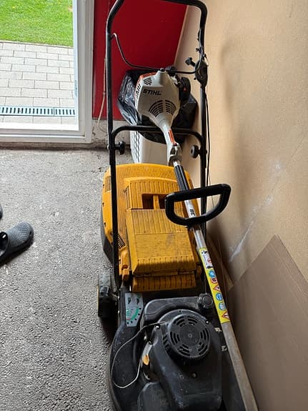 Stihl bensindriven grästrimmer röjsåg