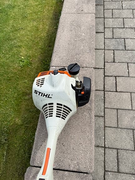 Stihl bensindriven grästrimmer röjsåg