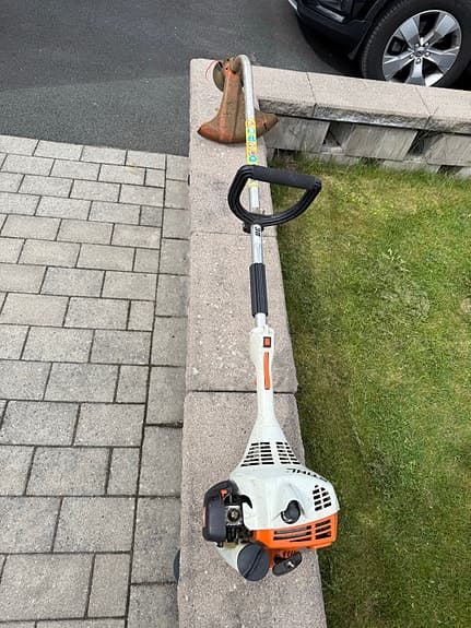 Stihl bensindriven grästrimmer röjsåg
