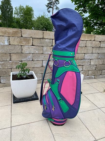 Golfset till dam med flerfärgad bag och klubbor