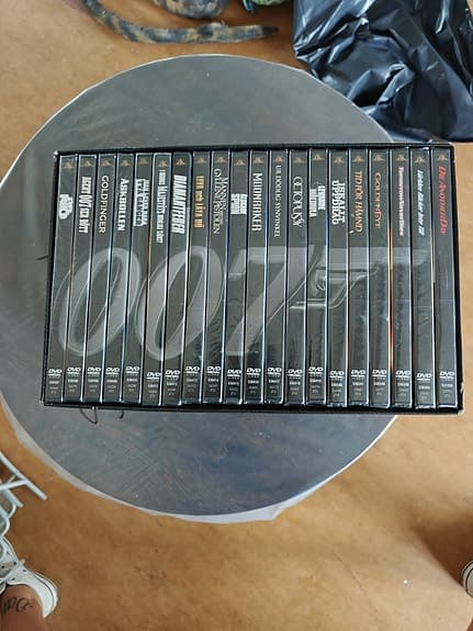 James Bond 007 DVD-box med filmer