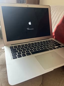 Apple MacBook Air 13” 2015 – i5, 8 GB RAM, 128 GB SSD – nollställd och fungerar
