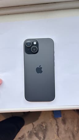 Apple iPhone 15 128 GB svart