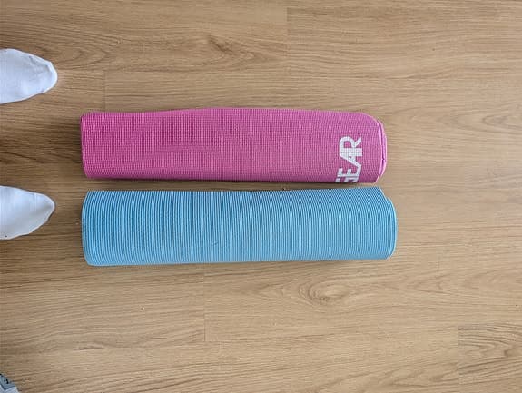 Yogamatta rosa och blå