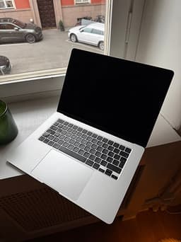 MacBook Air 15" M2 2023 – 512GB, 8GB RAM