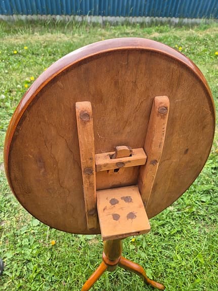 Gammalt fällbord vippbord