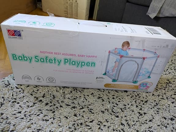 Lekplatsen/ Baby play fence