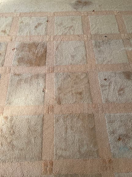 Kasthall Ateljé matta rutmönstrad beige