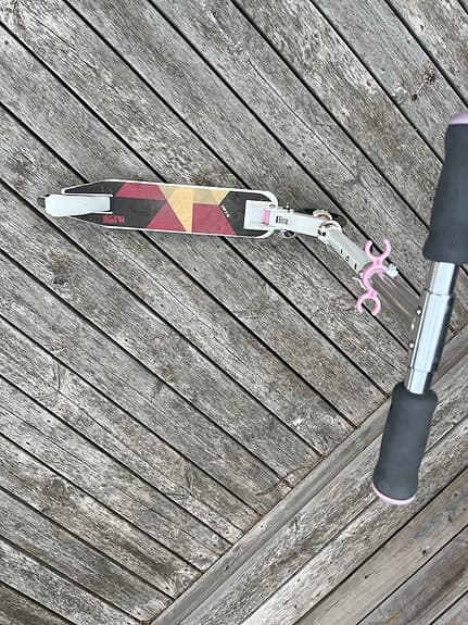 Sparkcykel vit med rosa detaljer