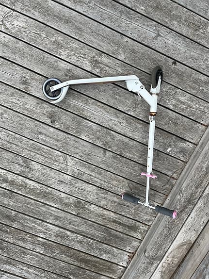 Sparkcykel vit med rosa detaljer