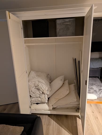 Stort Linneskåp