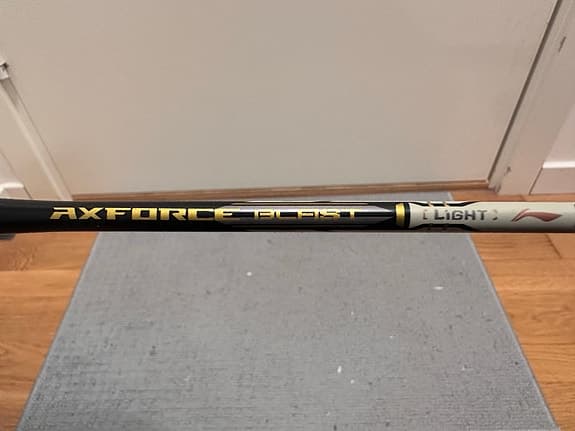 Ny Badmintonrack Lining Axforce Blast 5U G6 Badminton Racket