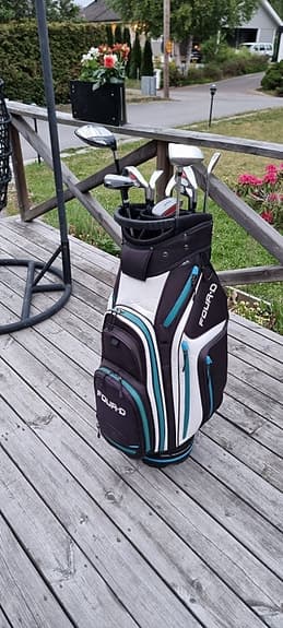 Golfbag för vagn med diverse herrklubbor