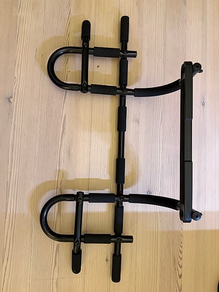 Dörrmonterad chin-up/pull-up stång svart
