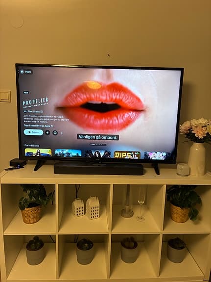 50 tum tv med  apel tv & JBL ljud system.
