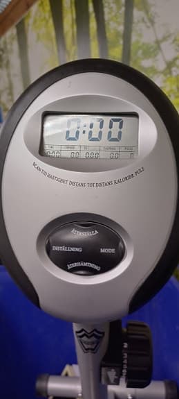 Motionscykel med display och motståndsreglage