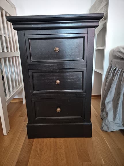 Sängbyrå med 3 lådor