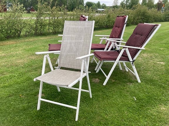 Hopfällbara trädgårdsstolar med dynor