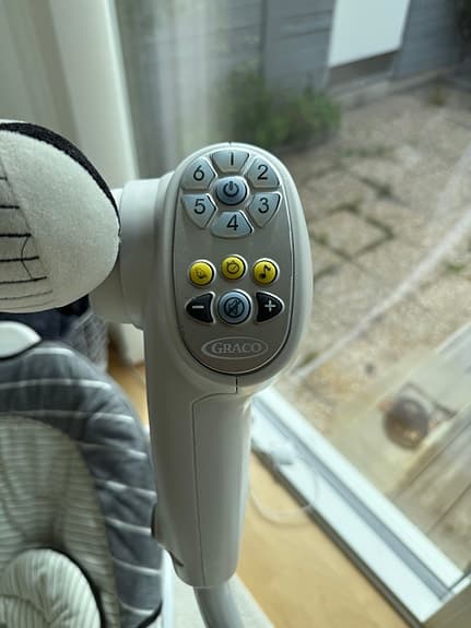 Elektrisk babygunga med musik
