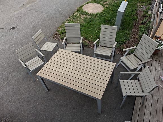 Utegrupp bord och 6 stolar med dynor grå