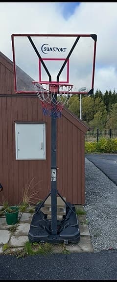 Basketställning med korg och nät