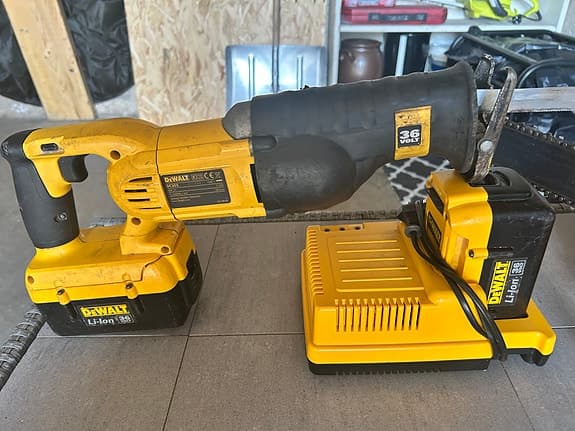 Partner 495 Pro Master motorsåg + Dewalt tigersåg med laddare