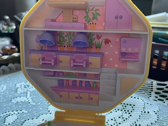 Polly Pocket Bluebird kompakt lekset gul/rosa