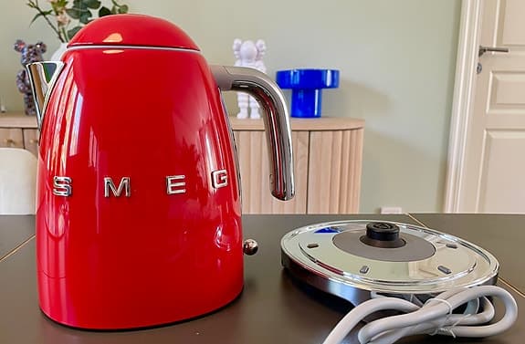 Smeg KLF03 vattenkokare röd - helt ny, oanvänd