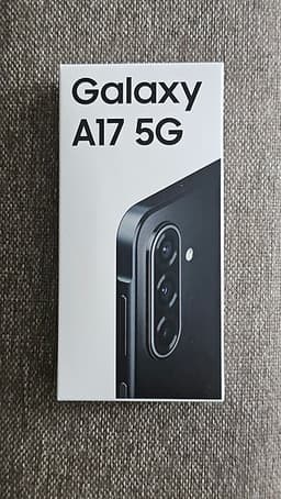 Oöppnade Samsung Galaxy A17 5G mobiltelefon 128 GB svart