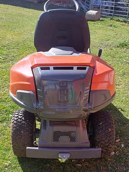Husqvarna åkgräsklippare orange Rider R214T