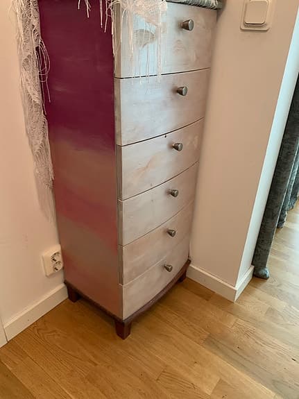 Designad byrå i fint skick