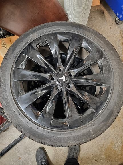 2 st tesla fälg med sommardäck