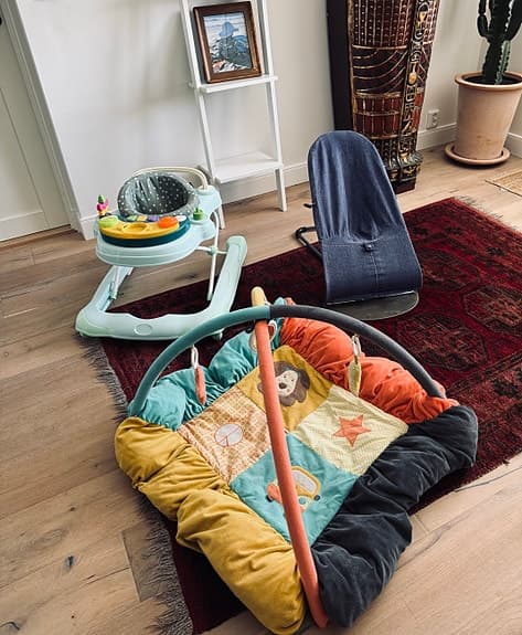 Baby kit, gåstol, gungstol, babygym