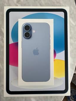 Helt ny iPhone 17 256GB och iPad A16 Wifi 128GB Mist blue