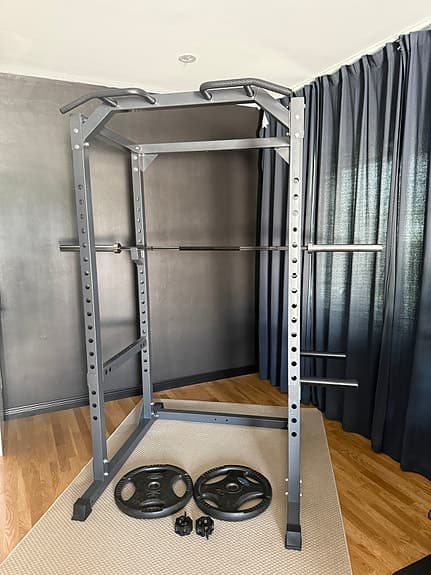 Power Cage, skivstång och vikter / Hemmagym