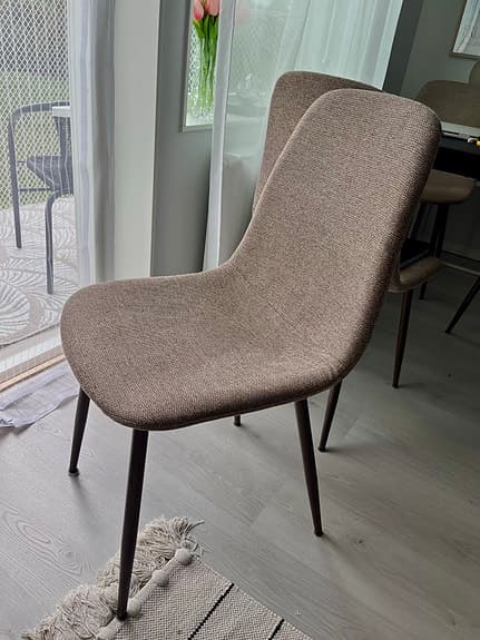 4 Stolar och Matbord