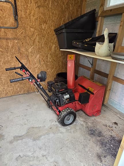 Loncin röd snöslunga bensin