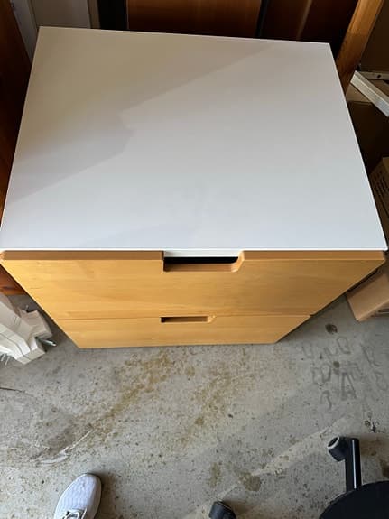 byrå/tillbehörsskåp med två stora làdor
