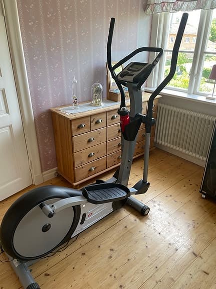 Abilica crosstrainer med display (nypris var 8500 kr för ca: 4-5år sedan )