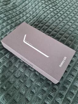 Samsung S25 - Oöppnad