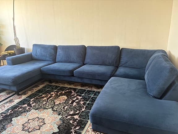Mörkblå sammet U-Soffa