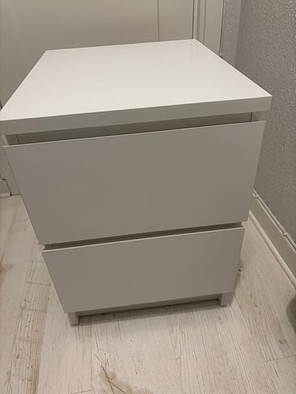 Vit sängbord